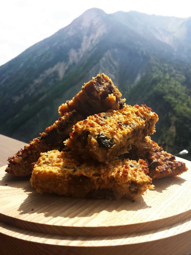Date and Coconut energy bar recipe